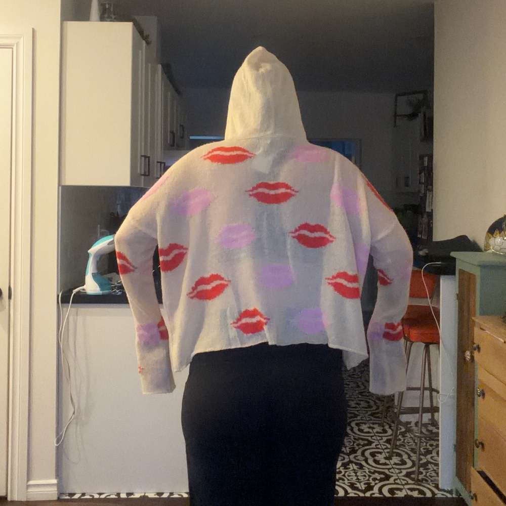 Wildfox Cream Hooded Sweater with Red and Pink Lip Motif - Picture 12 of 14
